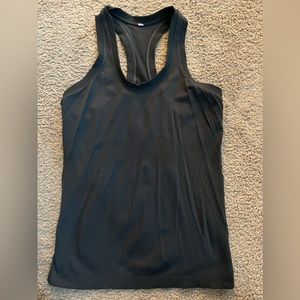 Athleta women’s momentum tank olive green size medium